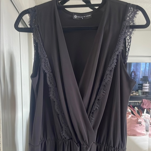 Black Sleeveless Lace romper size 0 plus XL - Picture 3 of 9